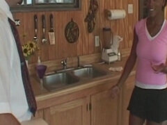 Большая жопа, Большие сиськи, Минет, Брюнетки, Семяизвержение, Черненькие, Межрасовый секс