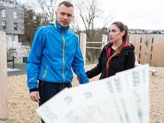 18 años, Culo grande, Verga grande, Tetas grandes, Mamada, Coche, Estilo perrito, Adolescente