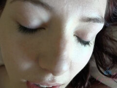 Sucer une bite, Éjaculation interne, Branlette thaïlandaise, Petite amie, Branlette thaïlandaise, Piercing, Chatte, Nénés