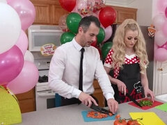 Monumentális dákó, Szőke, Mélytorok, Arcra élvezés, Kézimunka, Hd, Érett feleség