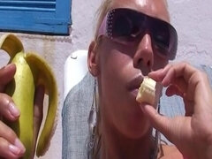 V ozadju, Blondinka, Evropska, Nude, Zunaj, Bazen, Retro, Solo