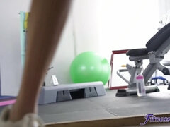 Blond, Europees, Keuken, Lesbisch, Natuurlijke tieten, Klein, Sportoefening, Trio