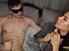 Velké kozy, Kuřba, Brunetka, Pár, Fetiš nohou, Výprask, Pornstars, Pička