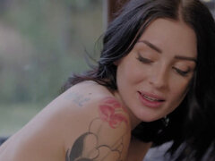 Velika rit, Velik kurac, Velike joške, Rjavolaska, Obrito