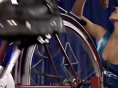 Blondinka, Fafanje, Rjavolaska, Fetiš, Grupni, Poljubljanje, Lateks