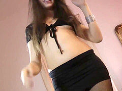 Heeled brit finger-tickling