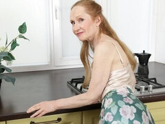 素人, お尻, 指いじり, キッチン, オナニー, ガリガリ, 一人, オッパイの