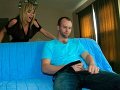 Blondýna, Sperma v puse, Stříkání spermatu, Honění, Masturbace, Milf žcbp, Kalhotky, Botou