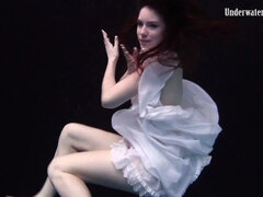 Kisbaba, Női, Csupasz, Nyilvános, Orosz, Lánytestvér, Egyedül, Víz alatt