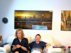 Enthousiasteling, Pijpbeurt, Brits, Stel, Ondergoed, Rijpe lesbienne, Roken, Webcamera