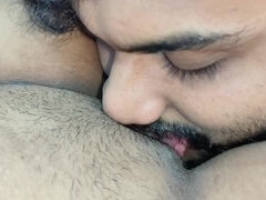 Mallu Girlfriend Pussy Licking By Boyfriend At Home While Husband Away - Homemade Indian Sex
