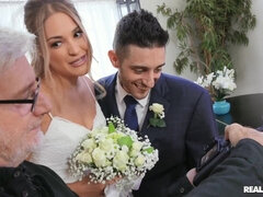 Stora tuttar, Avsugning, Snopp, Doggystyle, Hardcore, Milf, Fitta