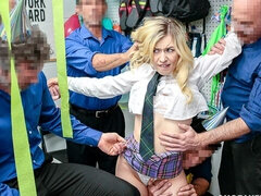 Stor røv, Stor pik, Blondine, Pik sutte, Hundestilling, Naturlige bryster, Teenager, Bryster