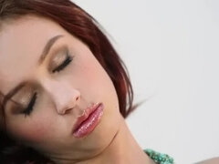 Tette grandi, Brunetta, Vestito, Tacchi, Masturbazione, Piercing, Figa, Ragazza