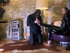 Bdsm, Fetiš, Fetiš nohou, Podpatky, Latex, Drobounká, Otrok, Švýcarské