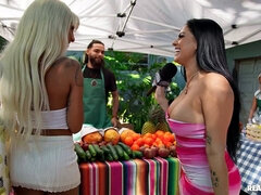 Grosser arsch, Blasen, Braunhaarige, Kleid, Nahrung, Handjob, Im freien, Rock