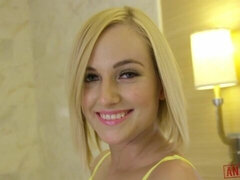 Anaali, Iso perse, Blondi, Takaapäin, Luonnolliset tissit, Lyhyt tukka, Teini, Tissit