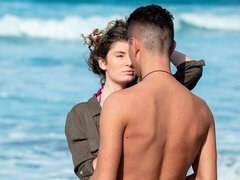 Camera da letto, Grande cazzo, Pompino, Brunetta, Da dietro, Tette naturali, Magra, Tette