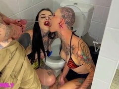 Amatéři, Velké péro, Gaping, Hd, Homemade, Pissing, Běhna, Záchod