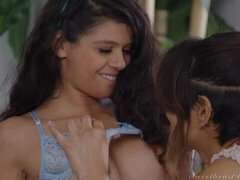 Sormetus, Suudella, Lesbo, Itsetyydytys, Luonnolliset tissit, Pillu, Ajeltu, Tissit