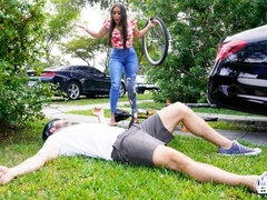 Amatorka, Sypialnia, Duże cycki, Obciąganie, Styl na pieska, Lizanie, Mamuśka, Cipka