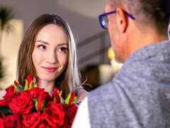 18, Duży tyłek, Duży kutas, Obciąganie, Styl na pieska, Naturalne cycki, Cipka, Cycki