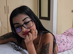 Dormitorio, Mamada, Gafas, Verga enorme, Latina, Monstruo