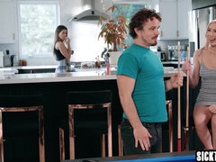 18 ans, Nana, Grosse bite, Sucer une bite, Brunette brune, Chatte, Adolescente, Plan cul à trois