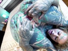 Anal, Stjärt mot mun, Gapande, Goth, Onani, Fitta, Rakad, Tatuering