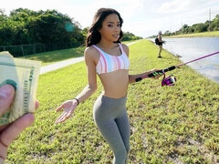 Rumpa, Avsugning, Brunett, Doggystyle, Fingering, Utomhus, Pov, Rakad