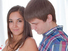 Duży tyłek, Duży kutas, Duże cycki, Obciąganie, Brunetka, Styl na pieska