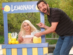 Blondýna, Kuřba, Výprask, Pička, Vyhublá, Tetování, Teenka, Kozičky