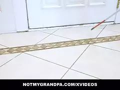 Velké kozy, Stříkání spermatu, Dávení penisem, Na pejska, Celý film, Pička, Tabu, Vlhká