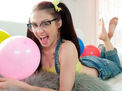 Cumizás, Gesztenyebarna, Kutya póz, Poharak, Kézimunka, Kőkemény, Vékony, Tini