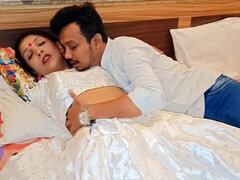 Indian Desi Hot Bhabhi Couple Sex in Hotel with Married Dress