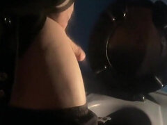 Leie, Europäisch, Schwul, Handjob, Selbstgemacht, Pissen, Öffentlich