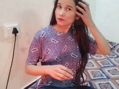 Sexy Indian bhabhi enjoys a naughty session of chudai