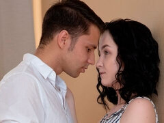 Amatör, Sovrum, Stor kuk, Avsugning, Brunett, Doggystyle, Rakad, Tonåring