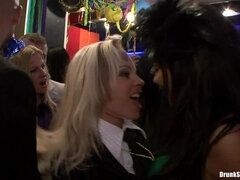 Leie, Schwarz, Blondine, Blasen, Fingern, Lecken, Strumpfhose, Party