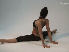 Blackhaired, flexi, nimble
