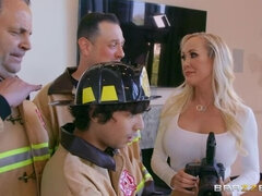 Blondine, Pik sutte, Hundestilling, Komme på ansigtet, Mor jeg gerne vil kneppe, Piercing, Fisse, Tatovering