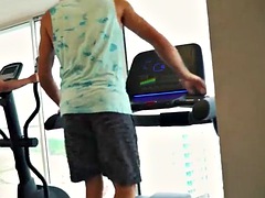 Amateur, Nana, Grosse bite, Sucer une bite, Tir de sperme, Gym, Fille latino, Nénés