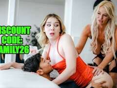 Wild Mandi May and Violet Ray at orgy scene