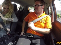 Enthousiasteling, Blond, Auto, Sperma shot, Hondjeshouding, Sperma in gezicht, Hd, Buiten