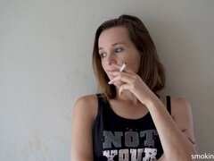Brunetta, Fumando   smoking, Ragazza