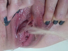 Pissing, Pička, Sólo