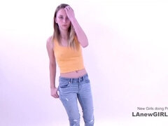 Velké péro, Blondýna, Kuřba, Hd, Džíny, Orgasmus, Drsné akce, Teenka