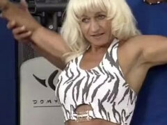 Amatör, Anal, Avsugning, Sperma shot, Extrem, Granny, Mogen, Muskel