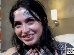 Frankie Vanian and Michael Vegas meet up in a hotel so he can stretch Michaels ass open and enjoy hi