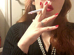 Roodharige vrouw, Roken